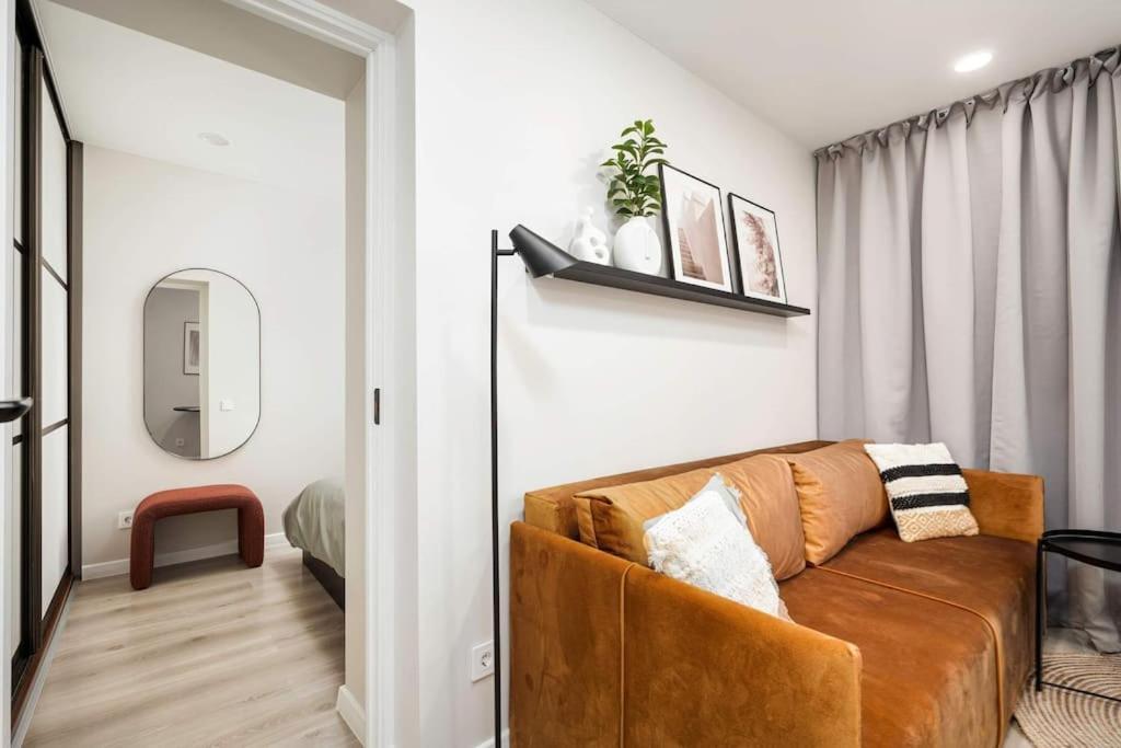 Tyzenhauzu Apartment